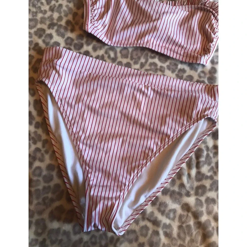 Women's Bikini Top With Bottoms Xhilaration‎ (see photos for sizing)